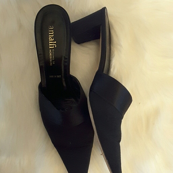 Amali slip on shoes with small kitten heelssize - Picture 3 of 8